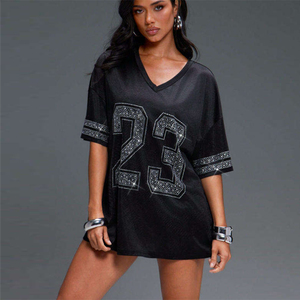 T-<span class=keywords><strong>shirt</strong></span> à col en V pour <span class=keywords><strong>femme</strong></span> avec strass, décontracté, sportif, doux pour la peau, respirant, surdimensionné, fourni directement par l'usine - Product Image 1