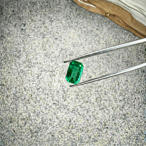 Émeraude naturelle de 2,07 carats certifiée GIA, provenant de la mine de Zambie, taille octogonale à facettes, pierre précieuse verte en vrac pour bijoux de luxe sur mesure - Product Image 1