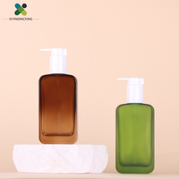 Flacons de parfum de luxe 150 ml en verre ambré vert, bouteille rectangulaire à paroi épaisse avec pompe à huile pour cosmétiques et soins de la peau