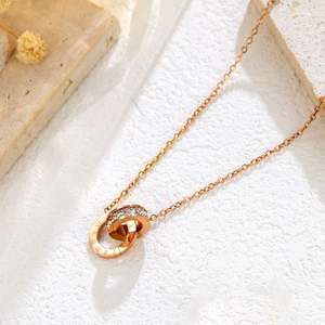 Collares con Colgante de Corazón de Acero Inoxidable, Estilo INS, Superventas, Unisex, Color Oro/Plata, Cadena con Diseño de Ondas, Tendencia de Moda para Festivales - Product Image 6