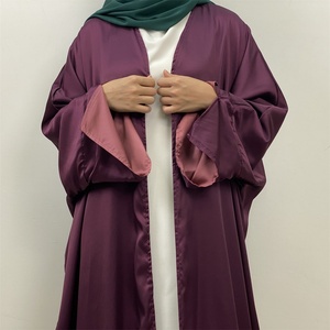1428 #   Abaya Abierta Versátil y Elegante para Mujer, Reversible, Nuevo Estilo, Material Satinado Suave, Diseño Particular con Puños Divididos - Product Image 2