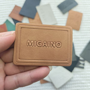 Etiquetas de Cuero Sintético con Logotipo en Relieve Personalizadas al por Mayor, Etiquetas de Cuero Láser para Ropa, Jeans y Gorras - Product Image 3