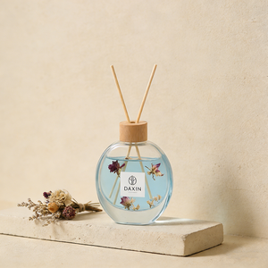 Difusor de Aromas Personalizado de Estilo Nórdico con Botella de Vidrio, Varillas y Tapa de Madera - Product Image 1