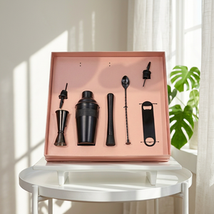 Coffret cadeau de shaker à cocktails et d'accessoires de bar dans une boîte cadeau avec guide de recettes, kit de bar noir mat, boîte noire - Product Image 4
