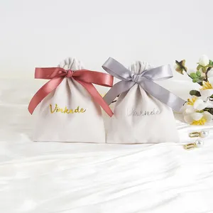 Sacs à bijoux en velours de luxe personnalisables 10x12cm avec ruban à nœud, logo personnalisé, emballage cosmétique pour mariage, sacs à cordon - Product Image 4