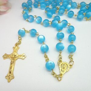 Rosarios de Oro con Crucifijo, Cuentas de 8mm Azules, Verdes y Rosas, <span class=keywords><strong>Collar</strong></span> Católico con Crucifijo, Cinco Decenarios, <span class=keywords><strong>Rosario</strong></span> de Cuentas de Ojo de Gato - Product Image 3