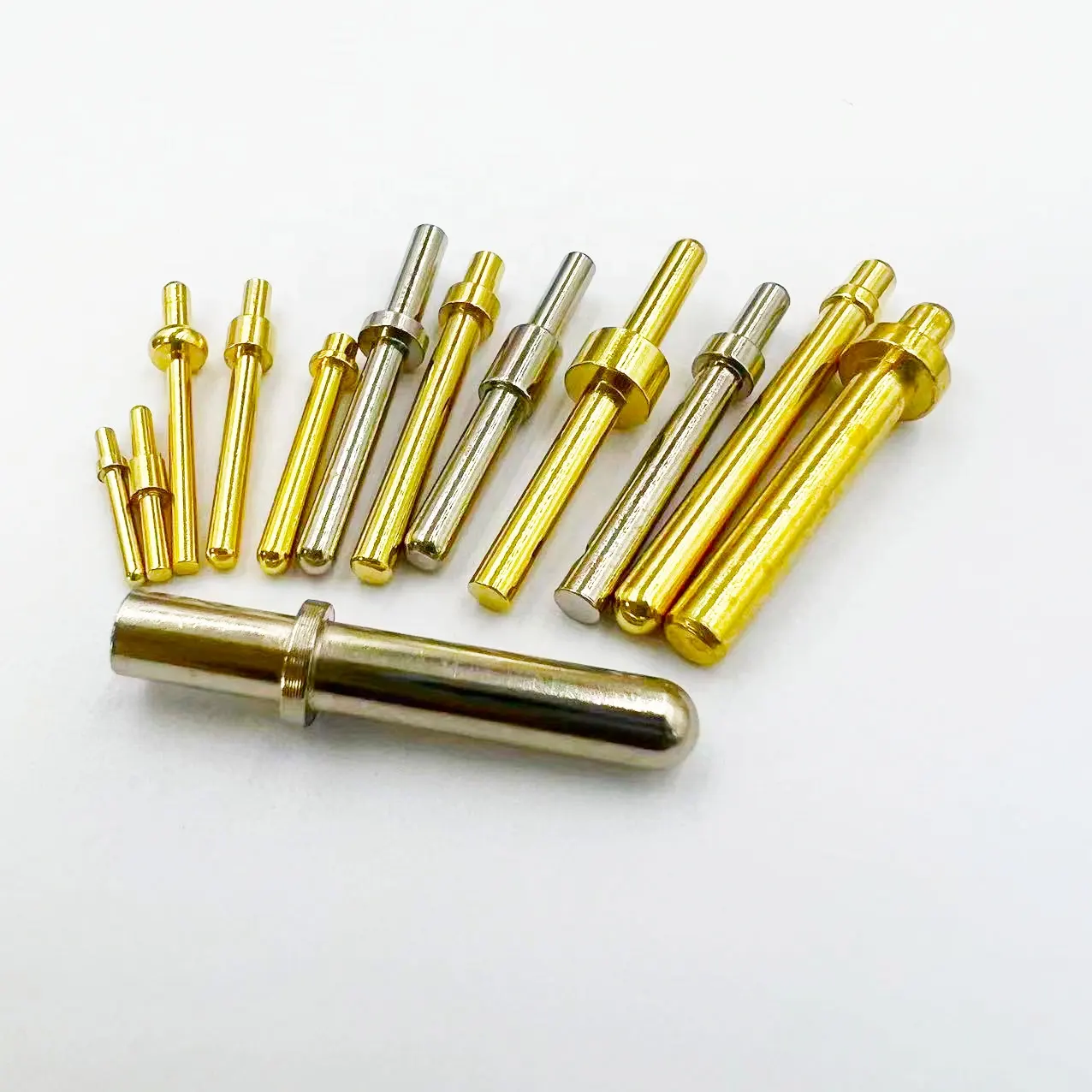 Usine de fabrication de broches en cuivre massif T-pin connecteur à broches croisées broche de test borne de colonne en cuivre conductrice.