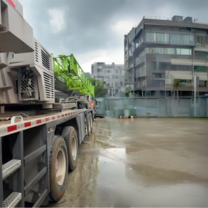 Horas de motor bajas ZTC800A5 Capacidad de elevación de 80 toneladas Caja de cambios Camión Grúa motorizada Maquinaria de construcción usada - Product Image 4