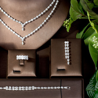 Parure de bijoux style vintage : collier et boucles d'oreilles délicates, effet visage affiné, zircon cubique, unique, pour mariée, mariage S-82