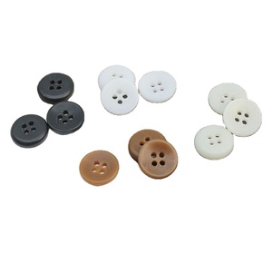 Bán buôn số lượng lớn 20L Áo Fancy jeans nút nhựa nút 4 lỗ cho áo khoác phụ nữ may mặc Vải - Product Image 1