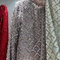 Ensemble deux pièces d'été : Gilet court perlé et jupe plissée, style GownBlazer, prêt à expédier, pour le Moyen-Orient, robuste