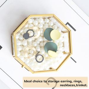 Caja de Joyería Hexagonal Clásica de Vidrio con Marco de Metal Dorado, Exhibidor Transparente para Recuerdos, Organizador de Joyas para Mujer - Product Image 2