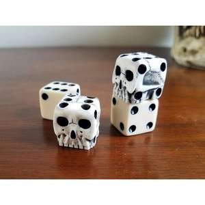 Juego de dados de resina blancos de Halloween, ecológicos, pequeños, para juegos casuales, equipo de juguete, Quinta Personalidad Diablo, para venta transfronteriza - Product Image 2