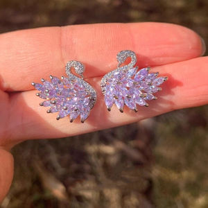 Моне сад лебедь/Изысканный трехмерный светло-фиолетовый кристалл лебедь серьги, легкий роскошный стиль, маленькие и уникальные - Product Image 3