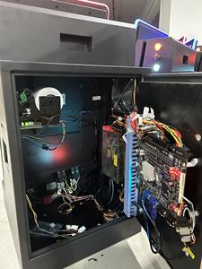 Cabinet per Giochi di Abilità con Schermo Touch Curvo da 27 Pollici, Telaio Aperto in Metallo, Personalizzabile dal Produttore - Product Image 3