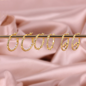 ROXI Moda, Último Diseño Minimalista, Pendientes de Aro con Perlas, Pendientes Grandes Creativos con Perlas - Product Image 5