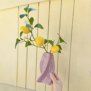 Vaso Rotante a Forma di Croce Lily - Fiori <span class=keywords><strong>Artificiali</strong></span> Creativi - Decorazione di Alta Gamma per Tavolo d'Ingresso e Soggiorno - Product Image 3