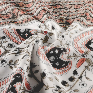 Couvre-lit matelassé en coton imprimé – Motif Paisley traditionnel pour la décoration de chambre, la literie domestique et la vente en gros - Product Image 2