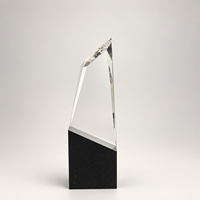 Trophée en marbre moderne Crystal Peak Award, design géométrique pointu créatif, gravure personnalisée pour la reconnaissance d'entreprise