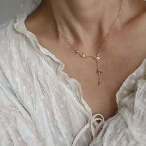 สร้อยคอแฟชั่นใหม่18K PVD สร้อยคอชุบทองหรูหราสร้อยคอสแตนเลสรูปผีเสื้อพื้นผิวแสงแดด - Product Image 2