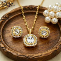 Offre Spéciale : Parure de Bijoux CZ Collier Halo et Boucles d'Oreilles Plaqué Or 14K Hypoallergénique – Ensemble de Mariée Prêt à Expédier – Idéal Cadeau