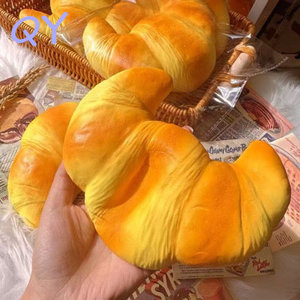 Jouet Squishy Géant Croissant QY en PU Souple, Anti-Stress, Coussin en Forme de Pain, Couleur Personnalisable, Cadeau - Product Image 3