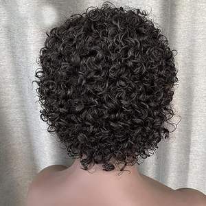 Perruque <span class=keywords><strong>Coupe</strong></span> Pixie Cheveux Humains Courts et Bouclés Lace Front Perruque Lace HD Petite 13x1 pour Femmes Noires Vente en Gros Perruque Lace Haute Densité - Product Image 3