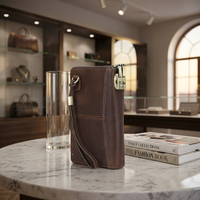 WRIZA Portefeuille en cuir marron avec bracelet de poignet, boucle sécurisée, finition texturée, durable, fin, élégant, accessoire pratique pour les voyages WRIZA