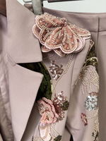 Ensemble de blazer de luxe à perles brodées rose clair veste à manches longues et pantalon à jambes larges appliques de fleurs 3d costumes formels pour femmes
