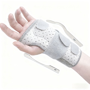 อุปกรณ์พยุงข้อมือแบบมีปลอกรัด สำหรับบรรเทาอาการปวดจากโรคอุโมงค์ข้อมือ พร้อมปลอกรัด - Product Image 1