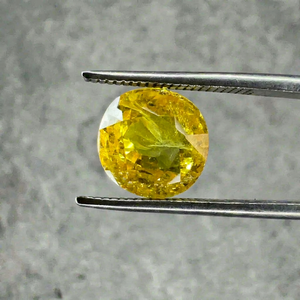 Saphir Jaune Naturel de Bangkok Jai Narayan Gems 4.00 Ct, Coupe Ovale, Pierre Précieuse Libre, Effet de Couleur/Feu, Certifié par un Tier pour Bague - Product Image 1