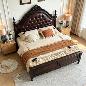 Nueva llegada: Cama de cuatro postes de madera maciza con cabecero floral tallado, tapizado de cuero marrón oscuro con capitoné de diamante y mesita de noche tallada con almacenamiento. - Product Image 3