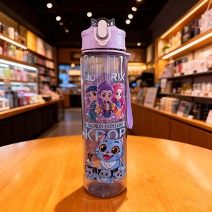 Bouteille d'Eau en Plastique K-Pop de 700 ml pour Enfants, avec Paille et Lanière, Accessoire de Rentrée Scolaire, Motif Dessin Animé - Product Image 4