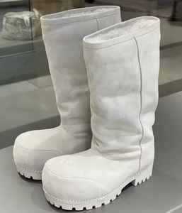 Bottes de neige tendance à plateforme, chaussures chaudes en coton, chaussures d'extérieur chaudes, design à grosse tête, bottes longues marron pour femmes - Product Image 2
