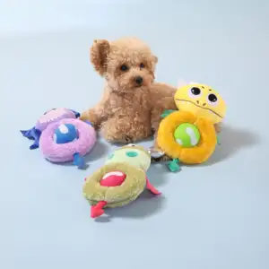 Jouets personnalisés pour animaux de compagnie Jouet en peluche de couleur vive au design mignon Jouets à mâcher pour chiens avec balle