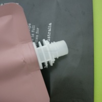 Fabricant OEM – Pochettes souples personnalisées sur mesure avec bec verseur, formes spéciales, pour masques faciaux, soins de la peau, lotions, crèmes solaires, shampoings – 130 ml, recyclables, 0-10