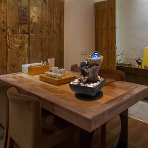 Fontaine de table Cascade intérieure Bureau Fontaine de table relaxante Comprend des lumières LED Boules à bulles décoratives roulantes - Product Image 2