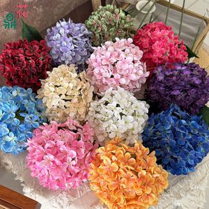 Arrangement floral d'hortensias en soie Hua Ding, 132 pièces, décorations de table de mariage pour banquets, hôtels, décoration murale - Product Image 1