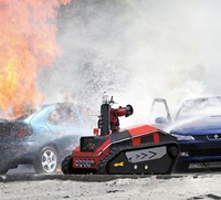 Robot de lutte contre l'incendie avec portée de 90 mètres, débit de 7200 L/min, système de refroidissement double, autonomie de 5 heures, télécommande de 200 mètres