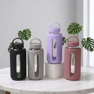 ขวดน้ำแก้วขนาด 800 มล. พร้อมปลอกซิลิโคน ปลอดสาร BPA ใช้ซ้ำได้ สำหรับดื่มเครื่องดื่ม เหมาะสำหรับออกกำลังกาย กีฬา กิจกรรมกลางแจ้ง ท่องเที่ยว และเดินป่า - Product Image 1