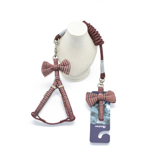 小型ソリッドパターンポリエステルペット犬用ハーネスリーシュセットバタフライノット襟とリーシュ付き - Product Image 3