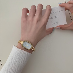 Phụ Nữ Của Thời Trung Cổ Phong Cách Hiện Đại Cổ Điển Vòng Đeo Tay Hình Bầu Dục Quay Số Thạch Anh Xem Quyến Rũ Tốt Đồng Hồ Đeo Tay Phụ Nữ Analog Đồng Hồ - Product Image 5