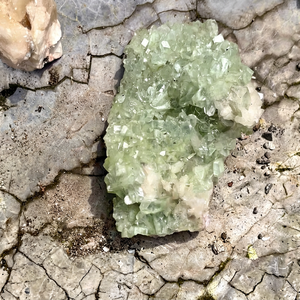Vente en gros de figurines en apophyllite verte colorée, pierres précieuses naturelles, respectueuses de l'environnement, sur le thème de l'amour, cadeaux en cristaux - Product Image 5