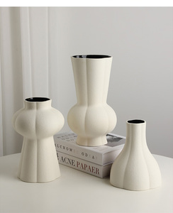 Vase en céramique de style nordique pour décoration de salon, arrangement floral, fleurs artificielles de tulipes, décoration artistique pour porche - Product Image 4