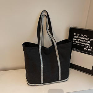 <span class=keywords><strong>Sac</strong></span> fourre-tout sophistiqué, polyvalent et de grande capacité pour femmes exigeantes ; <span class=keywords><strong>Sac</strong></span> à bandoulière ou <span class=keywords><strong>sac</strong></span> à main élégant. - Product Image 1