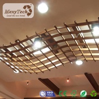 Plafond extérieur en WPC au design moderne pour restaurant bureau salle Carrelage en PVC forme carrée Installation facile Grille de plafond pour hôtels