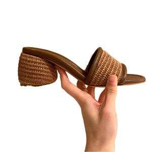 Sandalias informales de piel de oveja de verano para mujer, tendencia de moda coreana, ropa exterior de cuero genuino, paja de nicho de tacón grueso - Product Image 1