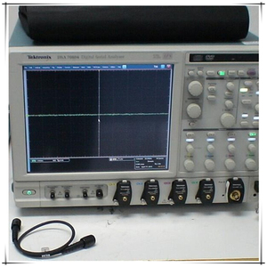 Osciloscopio Portátil de Doble Canal de Alta Precisión Rohde & Schwarz RTH1002 con 1 Año de Garantía Multivoltaje - Product Image 4
