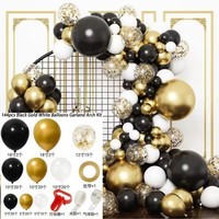 Ensemble de ballons noirs et dorés pour la décoration de fête sur le thème des anniversaires