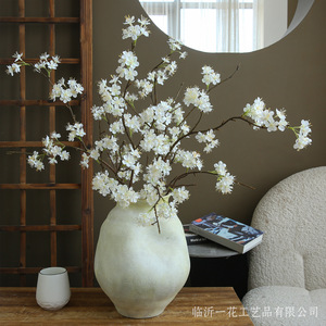 Flor Artificial de Bola de Nieve Yihua, Flor de Seda Blanca de Tallo Único, Decoración para el Hogar, Estilo Moderno y Simple, Decoración para Bodas - Product Image 1
